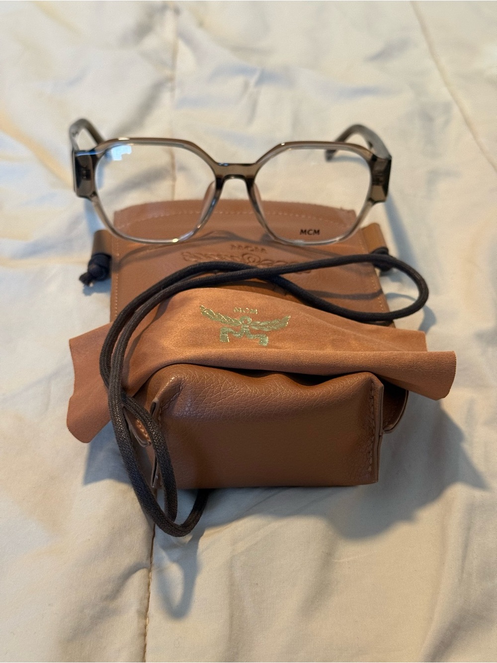 MCM Oversized Geometric Eyeglasses – Retro Chic w/ Full Accessories🥳🥳❌❌